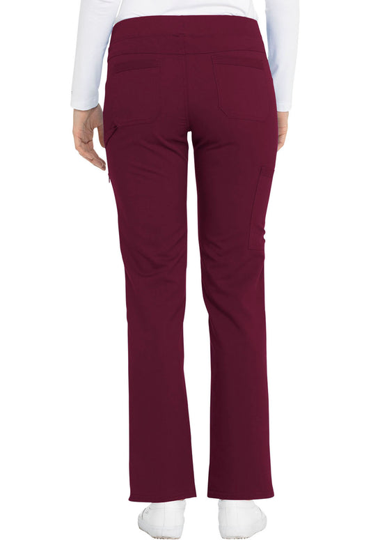 Pantalon médical Femme Balance by Dickies en burgundy, coupe moderne pour tenues médicales